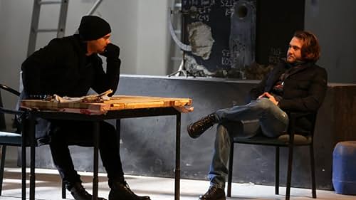 Aras Bulut Iynemli and Çagatay Ulusoy in Insider (2016)