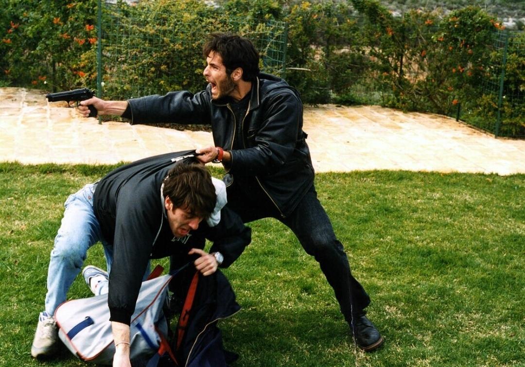 Raoul Bova and Valerio Mastandrea in Palermo-Milan One Way (1995)