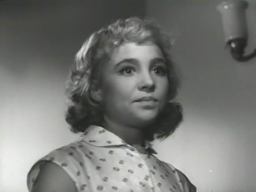 Nadezhda Rumyantseva in Trizhdy voskresshiy (1960)