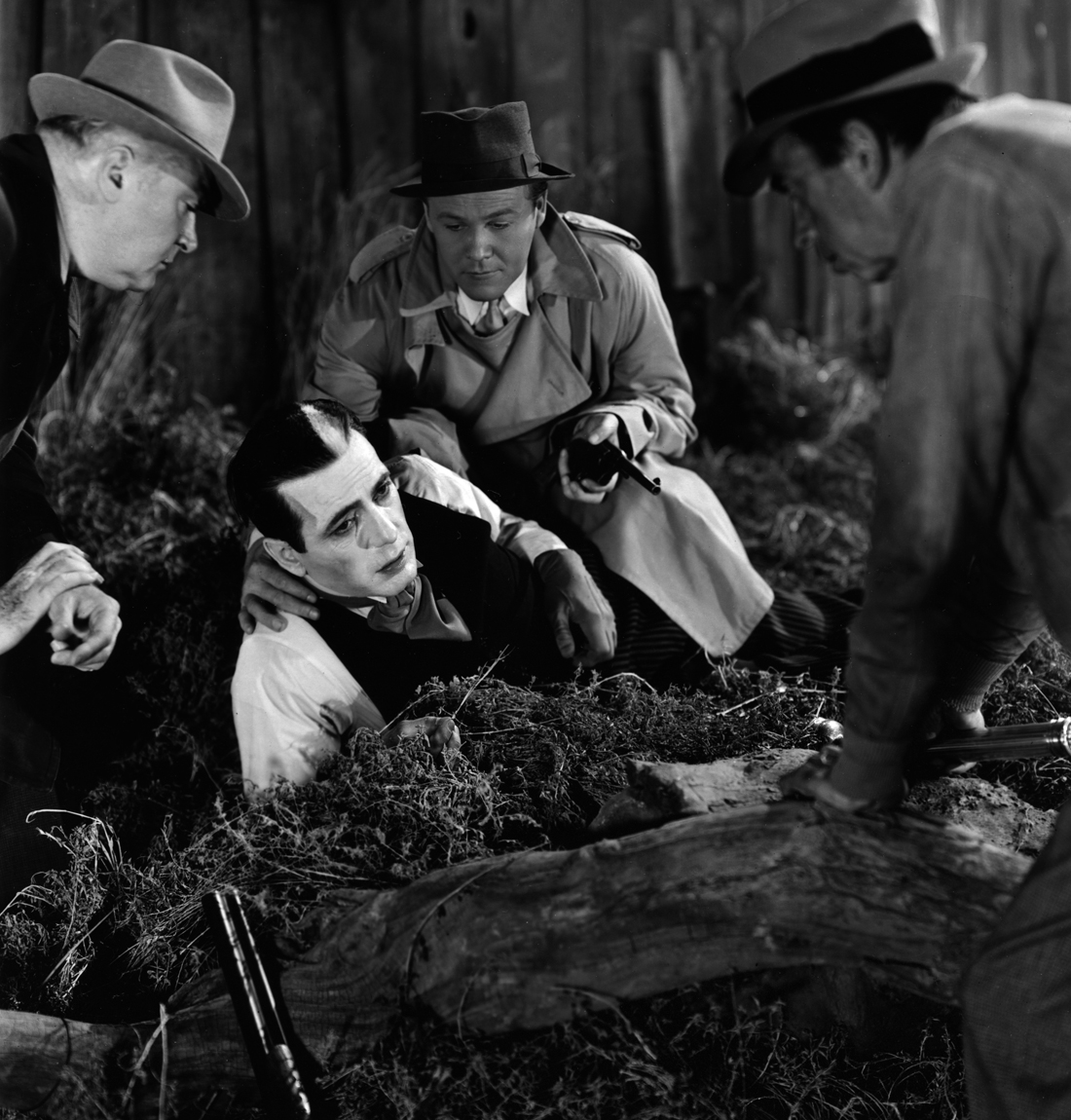 Humphrey Bogart, Wayne Morris, and Charles C. Wilson in The Return of Doctor X (1939)