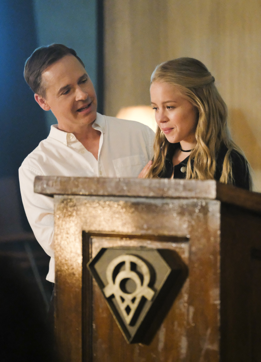 Chad Lowe and Sofia Vassilieva in Supergirl (2015)