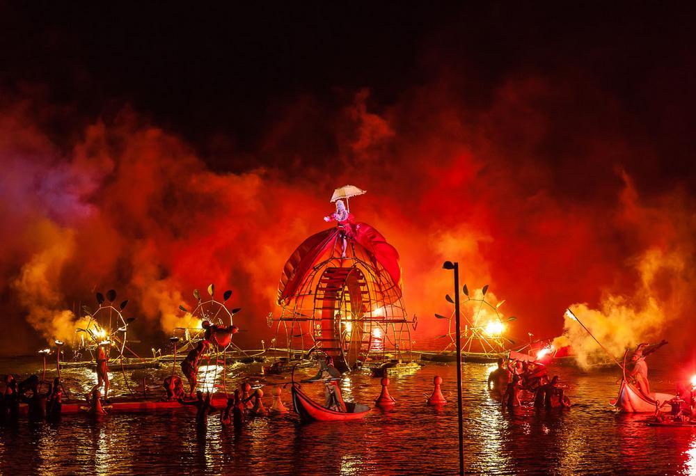 David Achkar, Michèle André, Michèle André, Philippe Berodot, Christophe Farnarier, Jean-Jacques Jauffret, Michel Montanary, Denis Morel, Kim Nezzar, Jacques Ruisseau, Lucia Stefanel, Denis Dommel, Cytise Fontaine, Compagnie Ilotopie, Compagnie Zizanie, Compagnie Close-Act, Sylvie Pradel, Laurent Cheron, Frédéric Jakubowicz, Germain Colombier, Gérard Thierry, Iojik, Jordan Diow, Isolda Stefanel, Pascal Karon, Marie-Louise Grognet, Gil Morand, Philippe Pasquini, Emmanuelle Franc, Antoine Pizon, Serge Franco, Ronald Alphonse, Michèle Clément, Pascal Duthuin, Romuald Rocheta, Florence Babin, Stephen James Back, Sophie Bécourt, Florent Jakubowicz, Alain Peron, Sylvain Vilpellet, Camille Mandot, Caroline Brassier, Aline Pariset, Douglas Kalifa, and Pierre Ndjami Makanda in Cordes d'acier (2010)