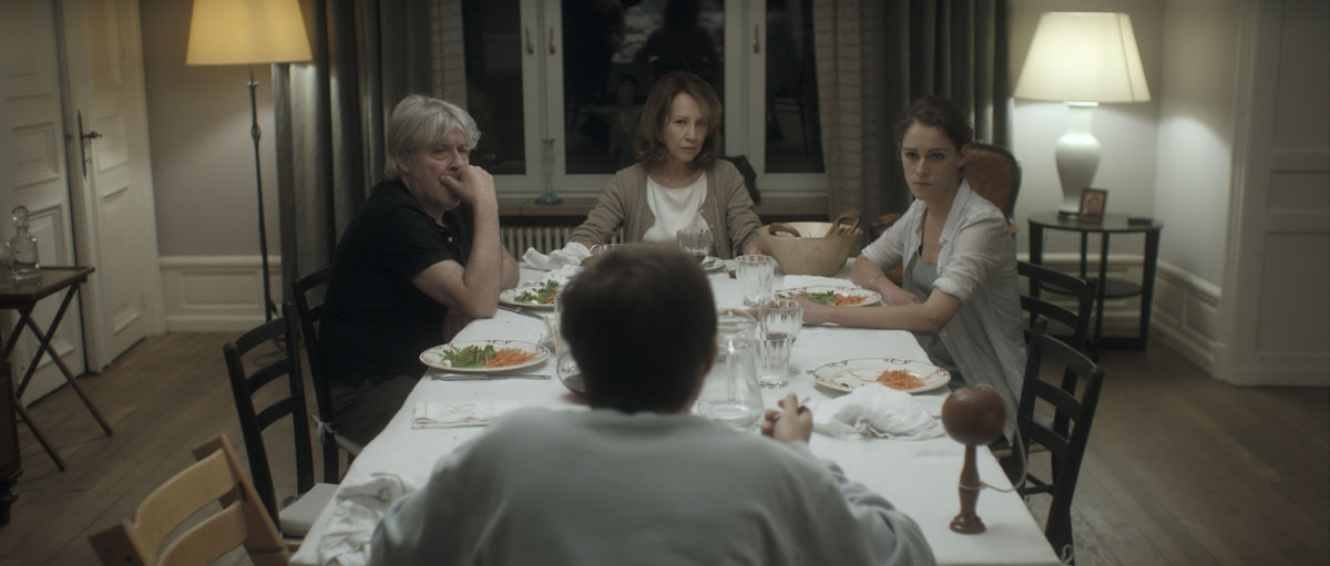 Nathalie Baye, Arno, and Ariane Labed in Préjudice (2015)