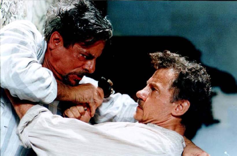 Harvey Keitel and Giancarlo Giannini in Vipera (2000)