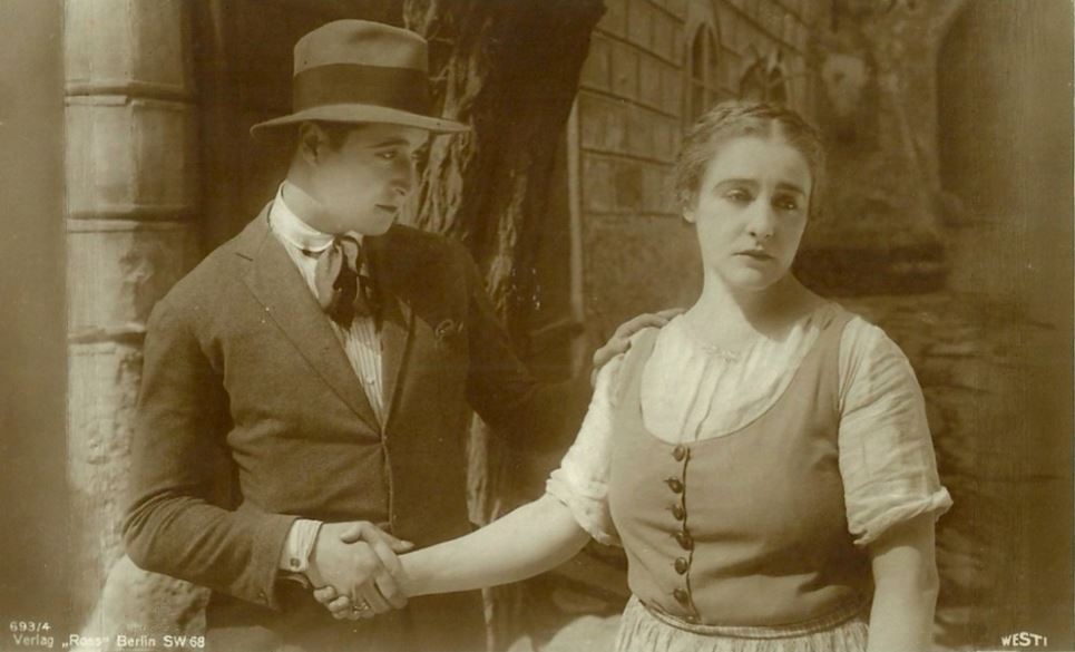 Angelo Ferrari and Henny Porten in Das goldene Kalb (1925)