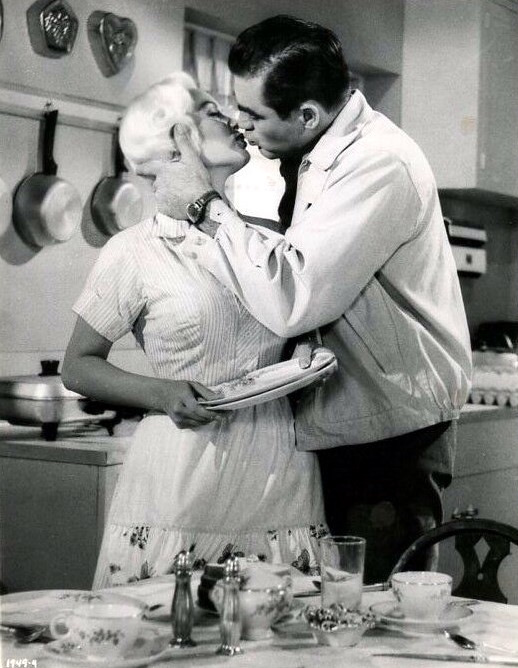 Steve Cochran and Mamie Van Doren in The Big Operator (1959)