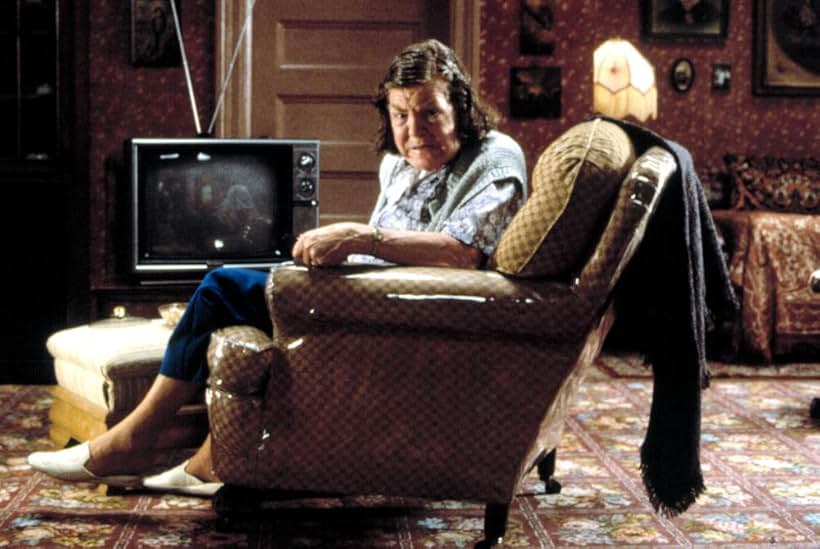 Anne Ramsey in Throw Momma from the Train (1987)