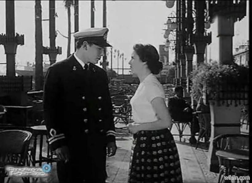 Faten Hamamah and Ahmed Ramzy in Hub wa demoue (1955)