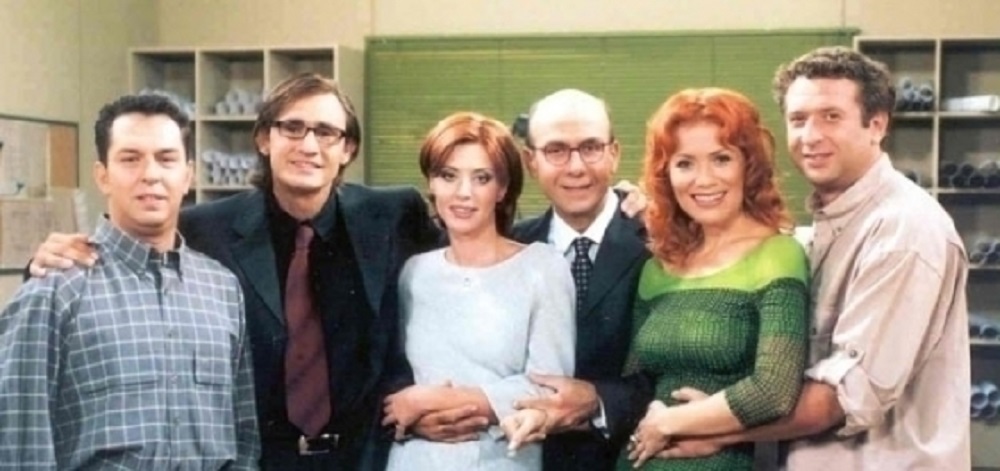 Kostas Koklas, Alexandros Koliopoulos, Konstantina Mihail, Alexandra Palaiologou, Akis Sakellariou, and Hristos Hatzipanagiotis in Strivein dia tou arravonos (2000)