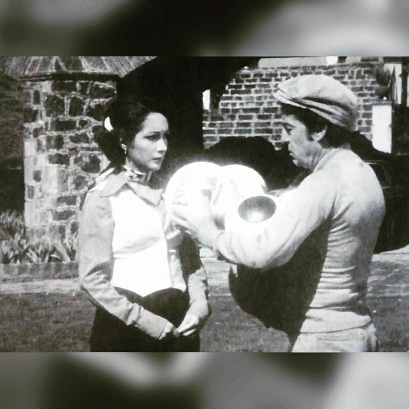 María Antonieta de las Nieves and Roberto Gómez Bolaños in El chanfle (1979)