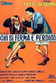 Peppino De Filippo and Totò in Chi si ferma è perduto (1960)