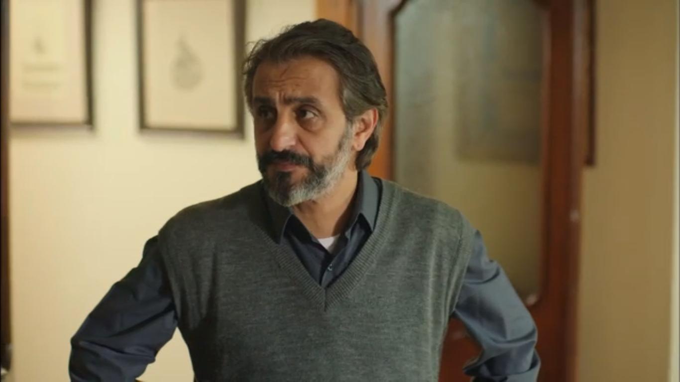 Ruhi Sari in Bandits (2014)