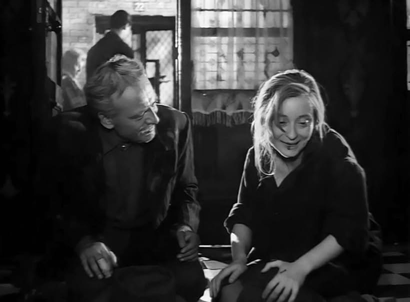 Iro Kyriakaki and Notis Peryalis in The Red Lanterns (1963)