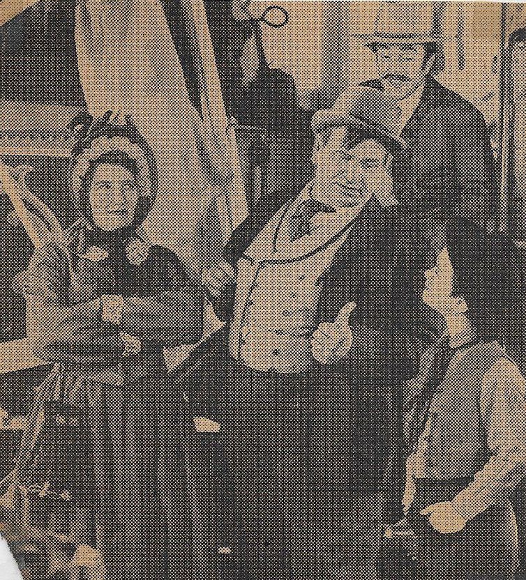 Wallace Beery, Darryl Hickman, Marjorie Main, and J. Carrol Naish in Jackass Mail (1942)