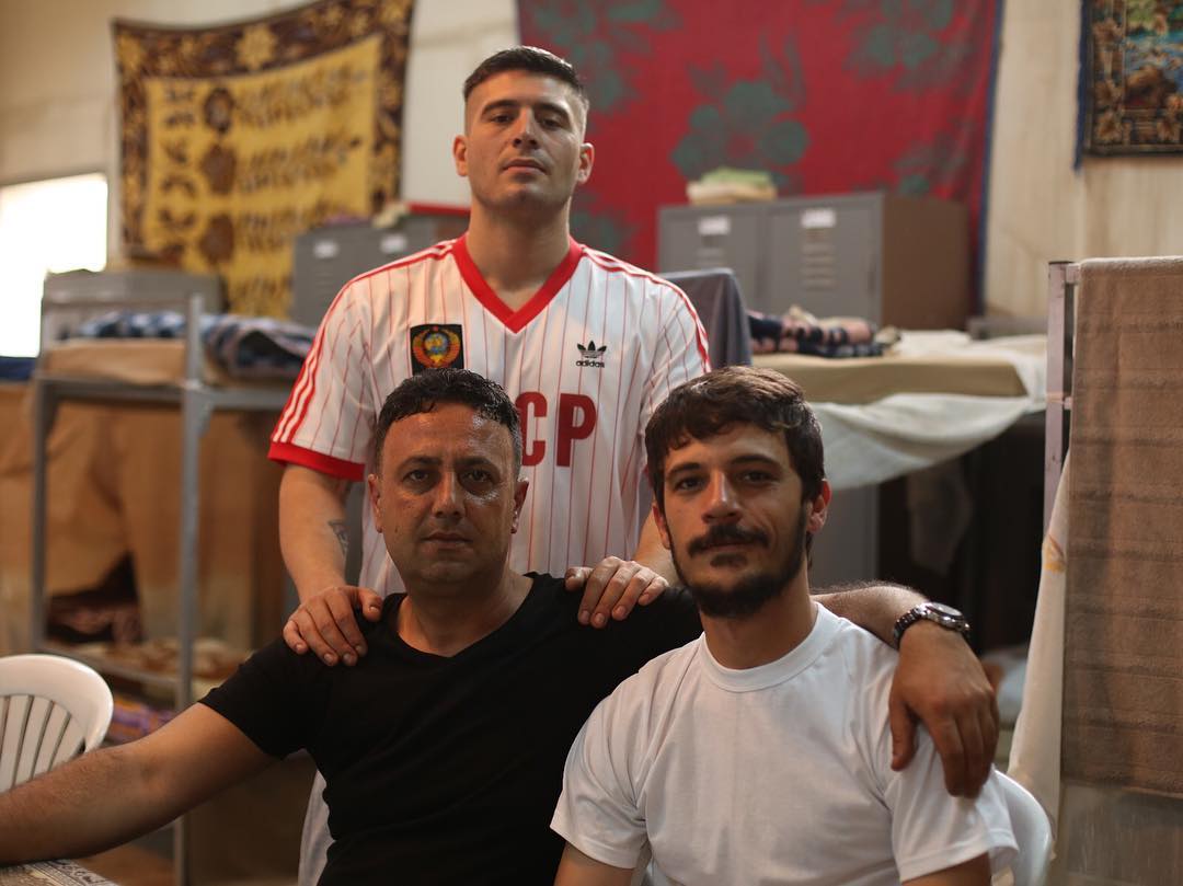 Cihangir Ceyhan, Burak Sahin, and Nesih Turunç in Sifir Bir (2016)