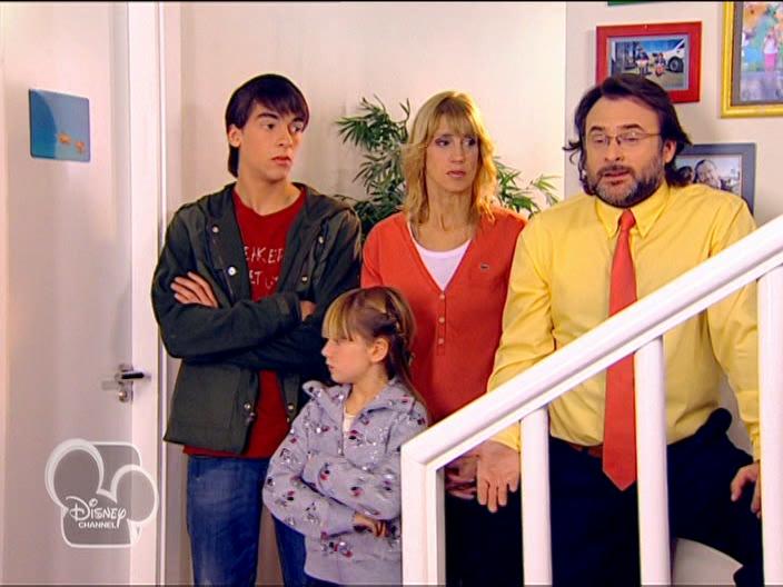 Roser Pujol, Andreas Muñoz, Xavi Mira, and Alejandra Lorenzo in Episode 1 (2008)