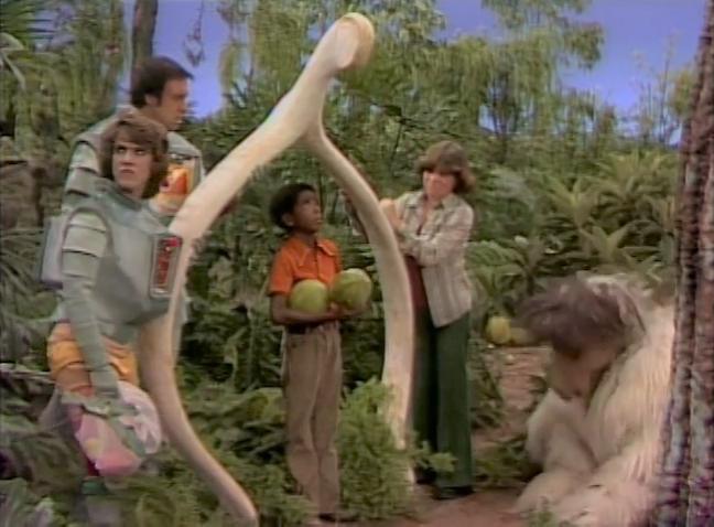 Jim Nabors, Ruth Buzzi, Jarrod Johnson, Alice Playten, and The Krofft Puppets in The Lost Saucer (1975)