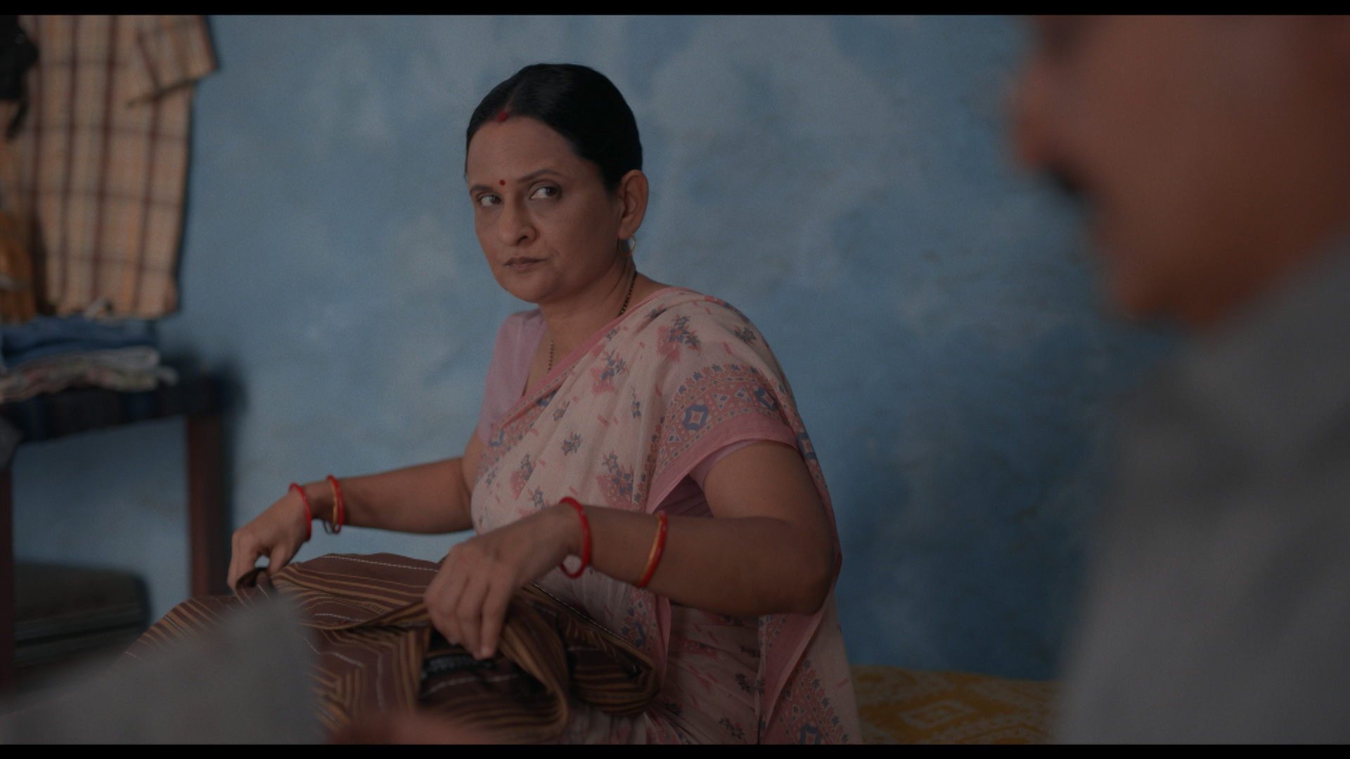 Geetanjali Kulkarni in Gullak (2019)