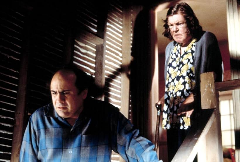 Danny DeVito and Anne Ramsey in Throw Momma from the Train (1987)