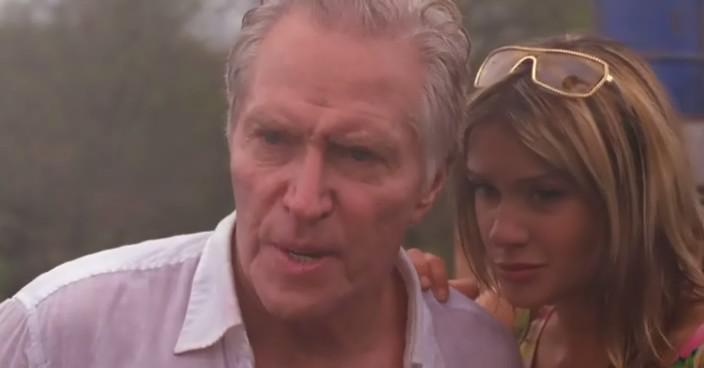 Arthur Roberts in Hammerhead (2005)