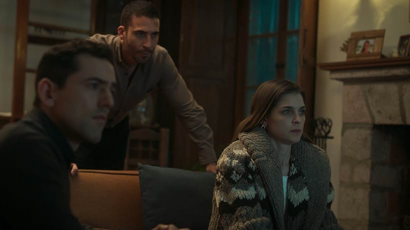 Irene Azuela, Luis Gerardo Méndez, and Miguel Ángel Silvestre in The Envoys (2021)