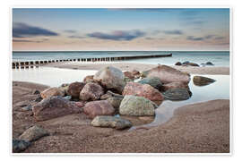 Taulu Stones and groynes on shore of the Baltic Sea. - Rico Ködder