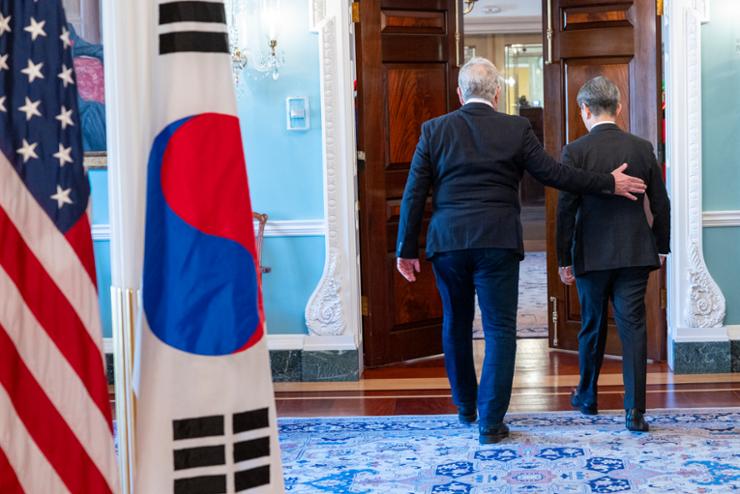 U.S. Deputy Secretary of State Kurt Campbell, left, and Korean First Vice Foreign Minister Kim Hong-kyun depart following remarks to the news media at the State Department in Washington, D.C., Dec. 23. EPA-Yonhap