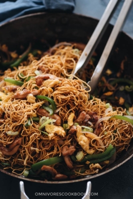 Hokkien noodles close-up