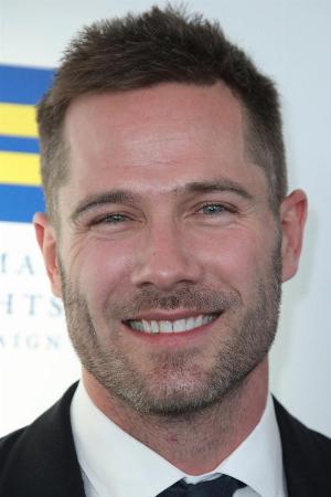 Luke Macfarlane