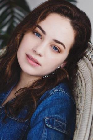 Mary Mouser