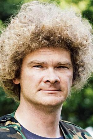 Simon Farnaby