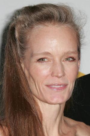 Suzy Amis