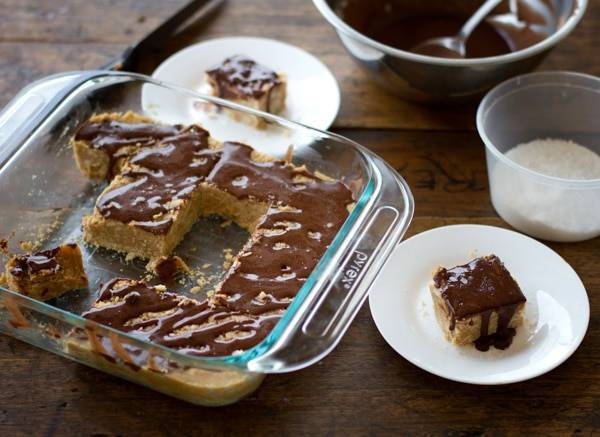 Peanut butter fudge in a clear baking dish.