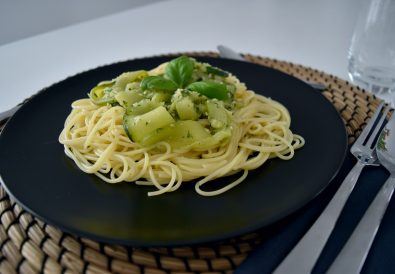 Makaron z cukinią i pesto