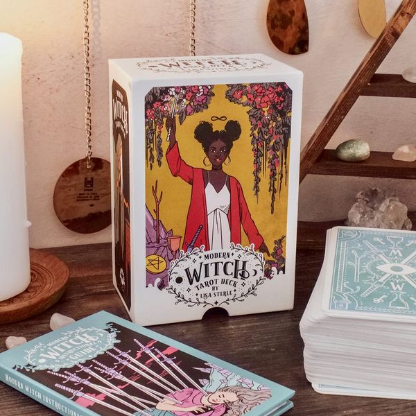 The Modern Witch Tarot Deck (Modern Tarot Library)