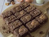 Brownie au chocolat aux noix et caramel