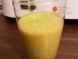 Smoothie mangue, banane, kiwi