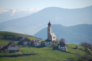 chiesa a Monte di Mezzo