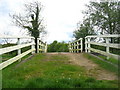 SU6369 : Sulhamstead Swing Bridge by Mr Ignavy