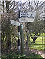 SP2645 : Finger post sign by entrance to Parkhill Farm, Halford by David P Howard