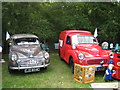 TQ9141 : Morris Minors at Darling Buds Classic Car Show by Oast House Archive