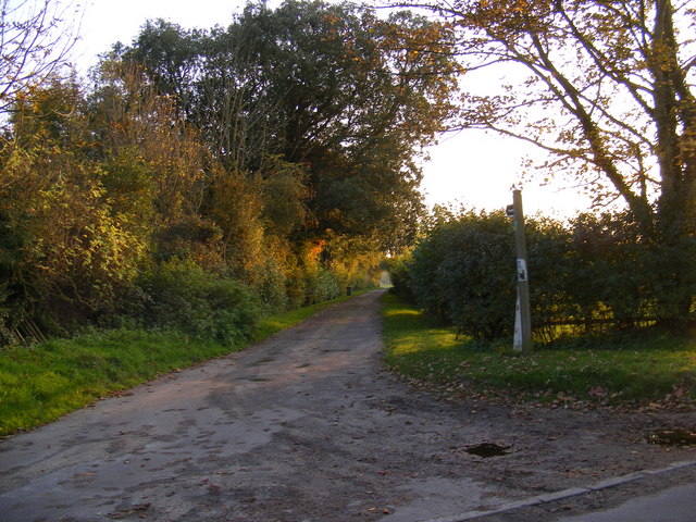 Footpath to Glemham Road & Deadman's Lane & entrance to Grove Farm