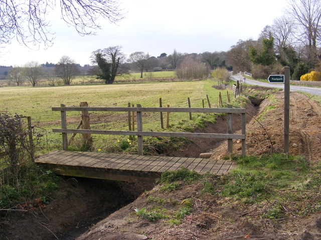 Footpath to Hulver Lane (U2313)