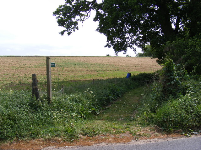 Bridleway to the B1078 Main Road