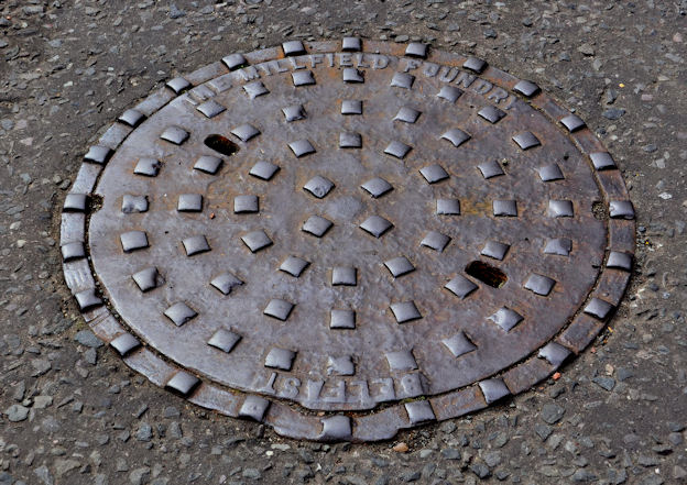 Millfield Foundry manhole cover, Belfast (3)