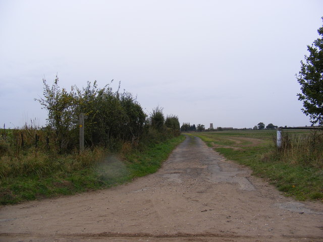 Footpath to Wantisden Corner & entrance to John the Baptist Church, Wantisden