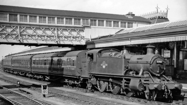 Stopping train from Hereford at Gloucester Central