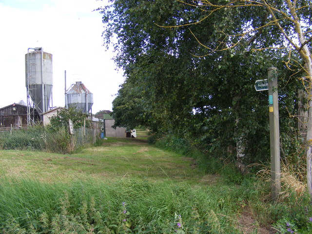 Footpath to Bramfield Road