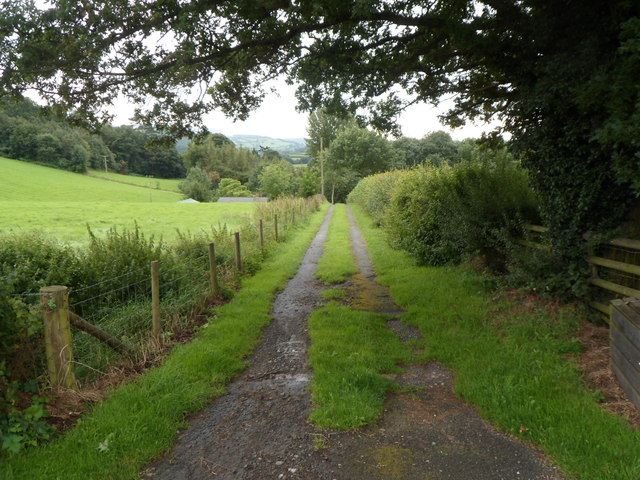 Entrance drive to Longlands near Clyro