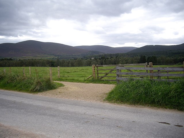 Access to a new cycle path at Balnaboth